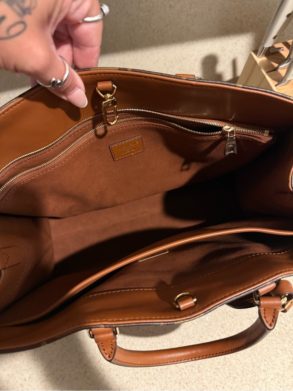 Louis Vuitton Monogram Canvas Handbag with Tan Leather Trim - Picture 6 of 15